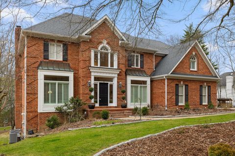 Photo of 40 Cool Springs Road, Signal Mountain, TN 37377 (MLS # 1529717)