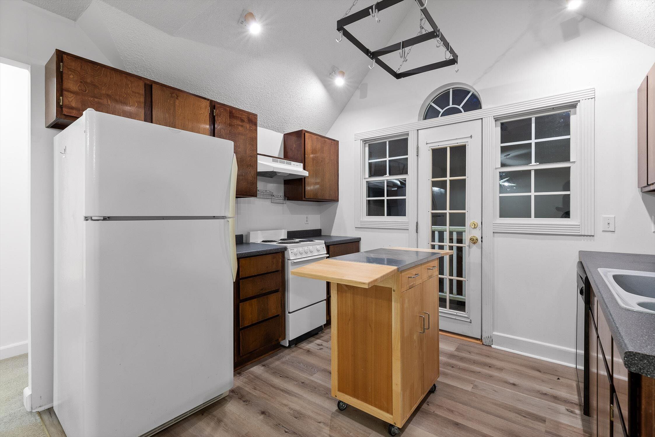 Harrison, Tennessee 37341, United States, 7 Bedrooms Bedrooms, ,7 BathroomsBathrooms,Residential,Active,192259