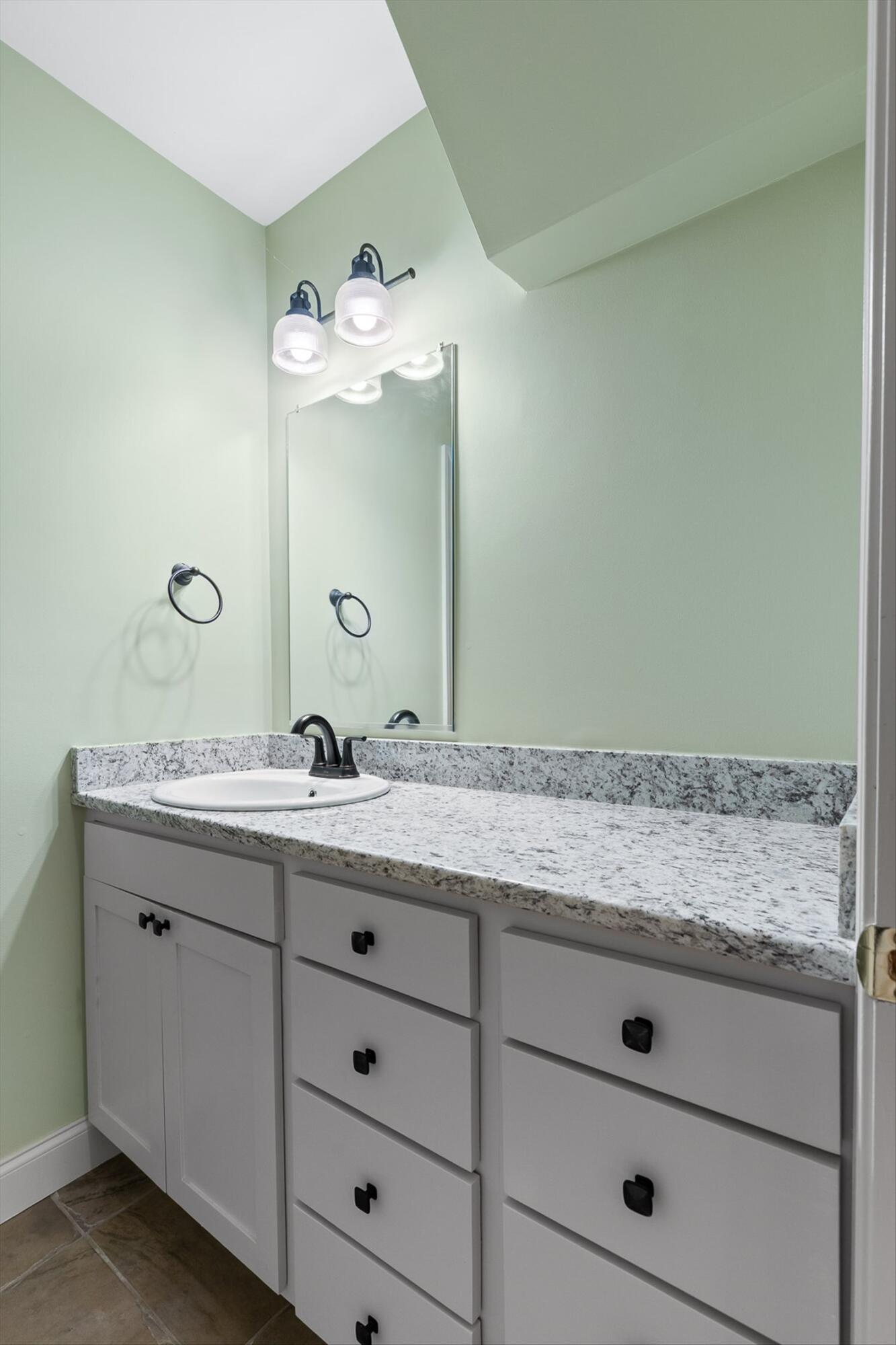 Harrison, Tennessee 37341, United States, 7 Bedrooms Bedrooms, ,7 BathroomsBathrooms,Residential,Active,192259