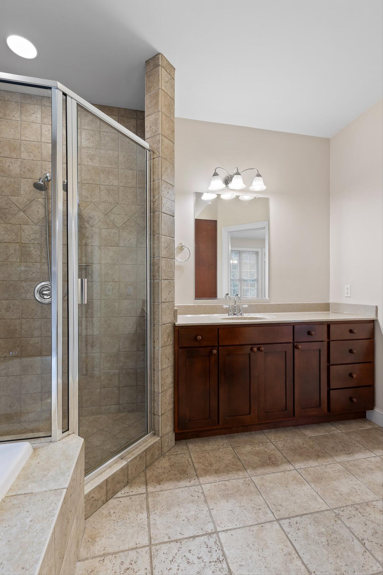 Harrison, Tennessee 37341, United States, 7 Bedrooms Bedrooms, ,7 BathroomsBathrooms,Residential,Active,192259