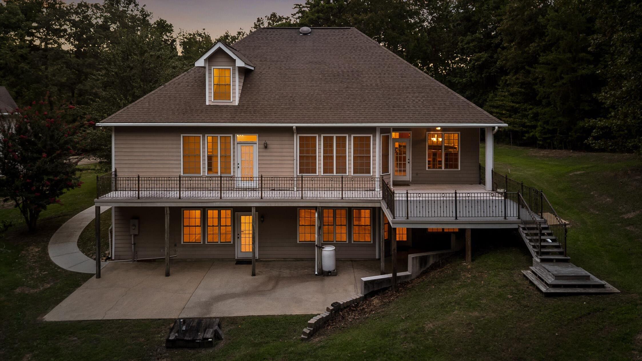 Harrison, Tennessee 37341, United States, 7 Bedrooms Bedrooms, ,7 BathroomsBathrooms,Residential,Active,192259