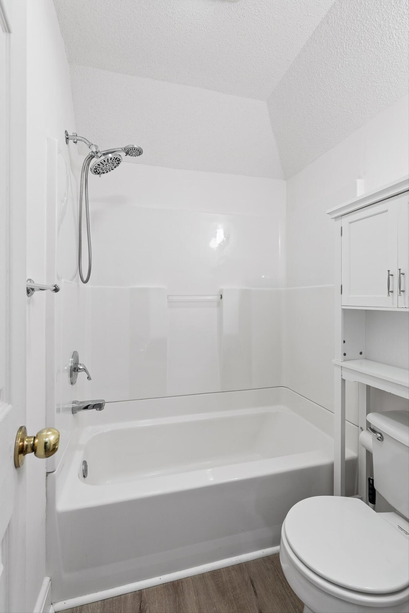 Harrison, Tennessee 37341, United States, 7 Bedrooms Bedrooms, ,7 BathroomsBathrooms,Residential,Active,192259