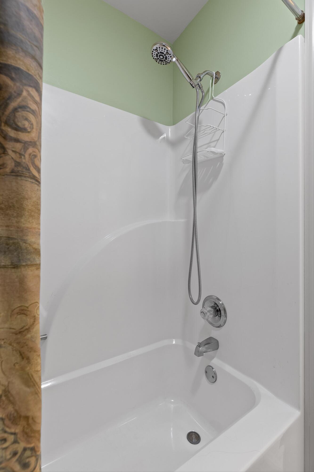 Harrison, Tennessee 37341, United States, 7 Bedrooms Bedrooms, ,7 BathroomsBathrooms,Residential,Active,192259