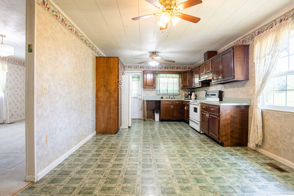 2565 Garretts Chapel Road, Chickamauga, Georgia image 11
