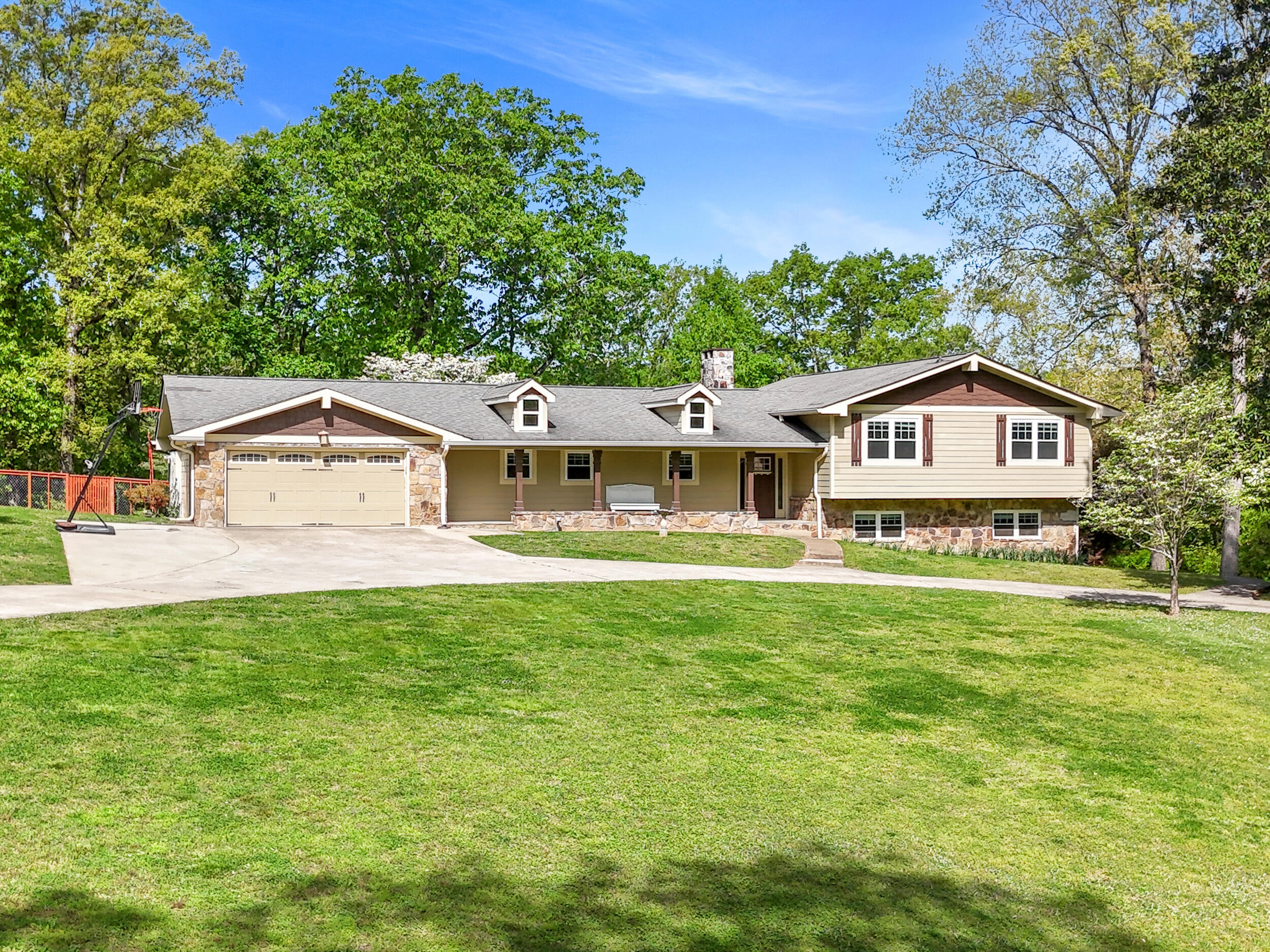 2024 Clematis Drive