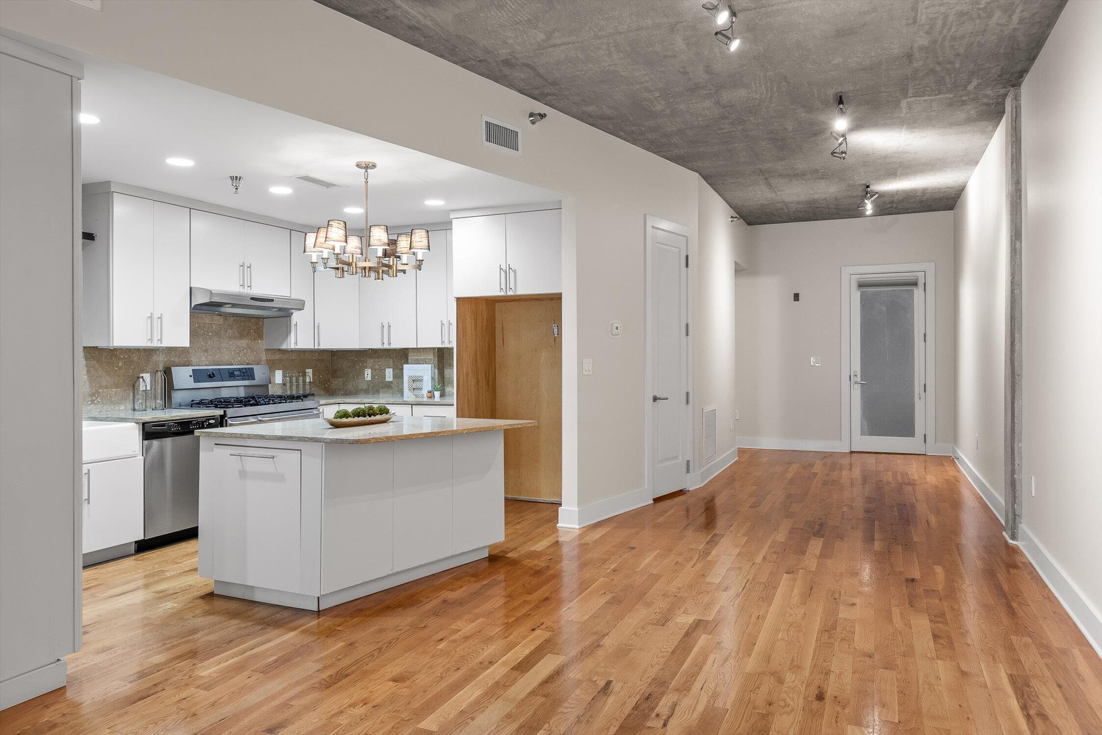 Chattanooga, Tennessee 37405, United States, 2 Bedrooms Bedrooms, ,3 BathroomsBathrooms,Residential,Active,170059