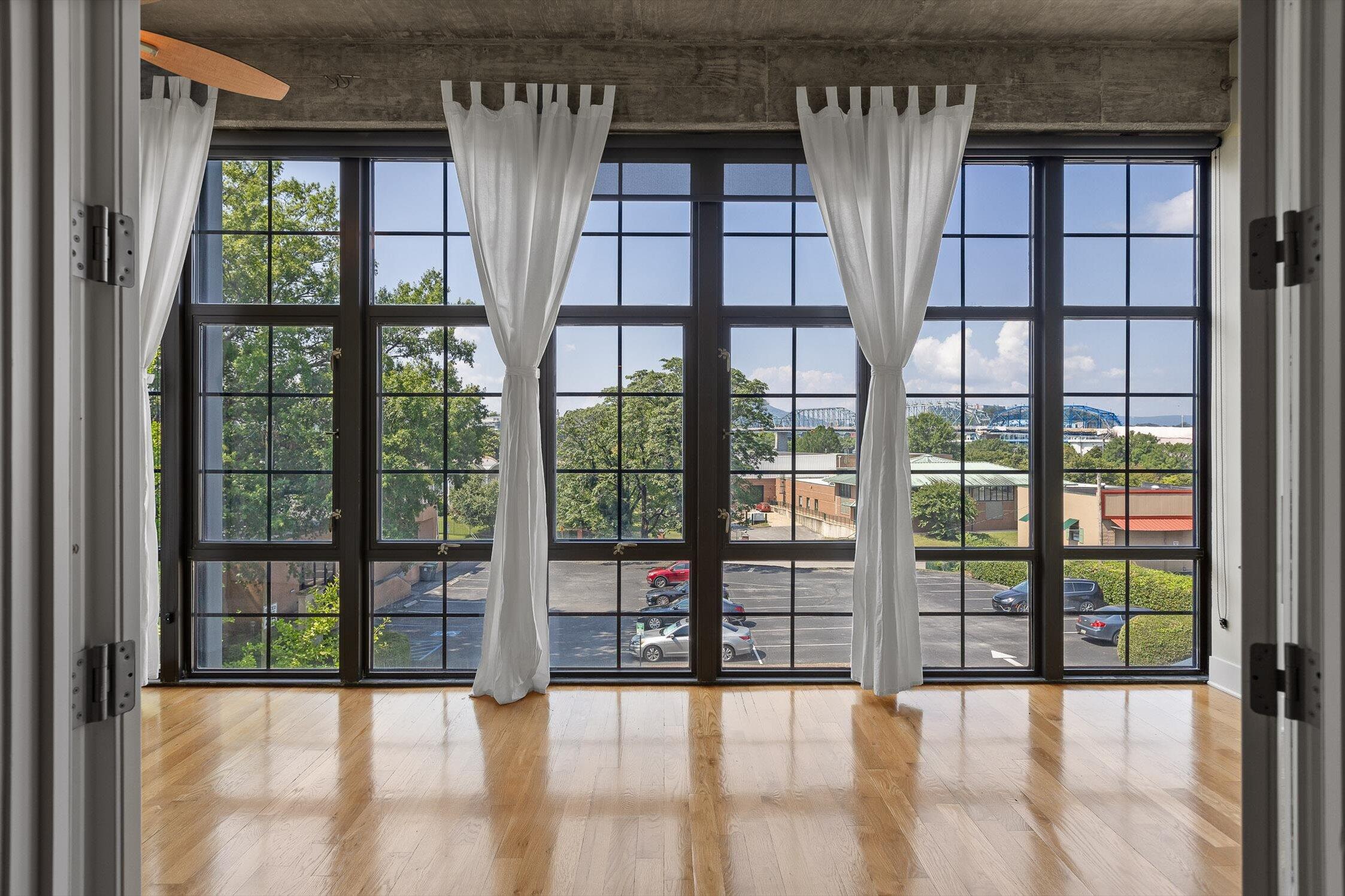 Chattanooga, Tennessee 37405, United States, 2 Bedrooms Bedrooms, ,3 BathroomsBathrooms,Residential,Active,170059