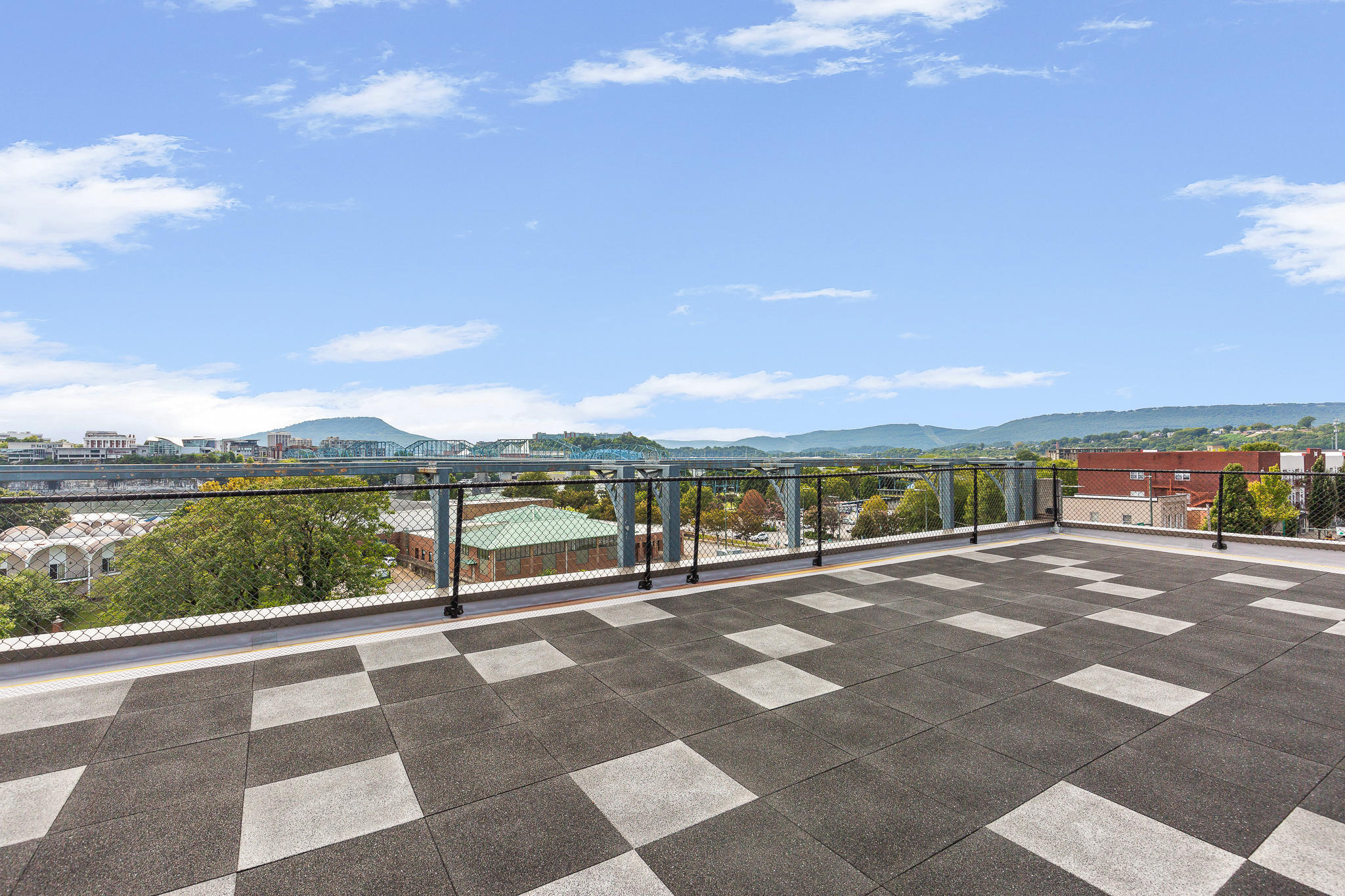 Chattanooga, Tennessee 37405, United States, 2 Bedrooms Bedrooms, ,3 BathroomsBathrooms,Residential,Active,170059