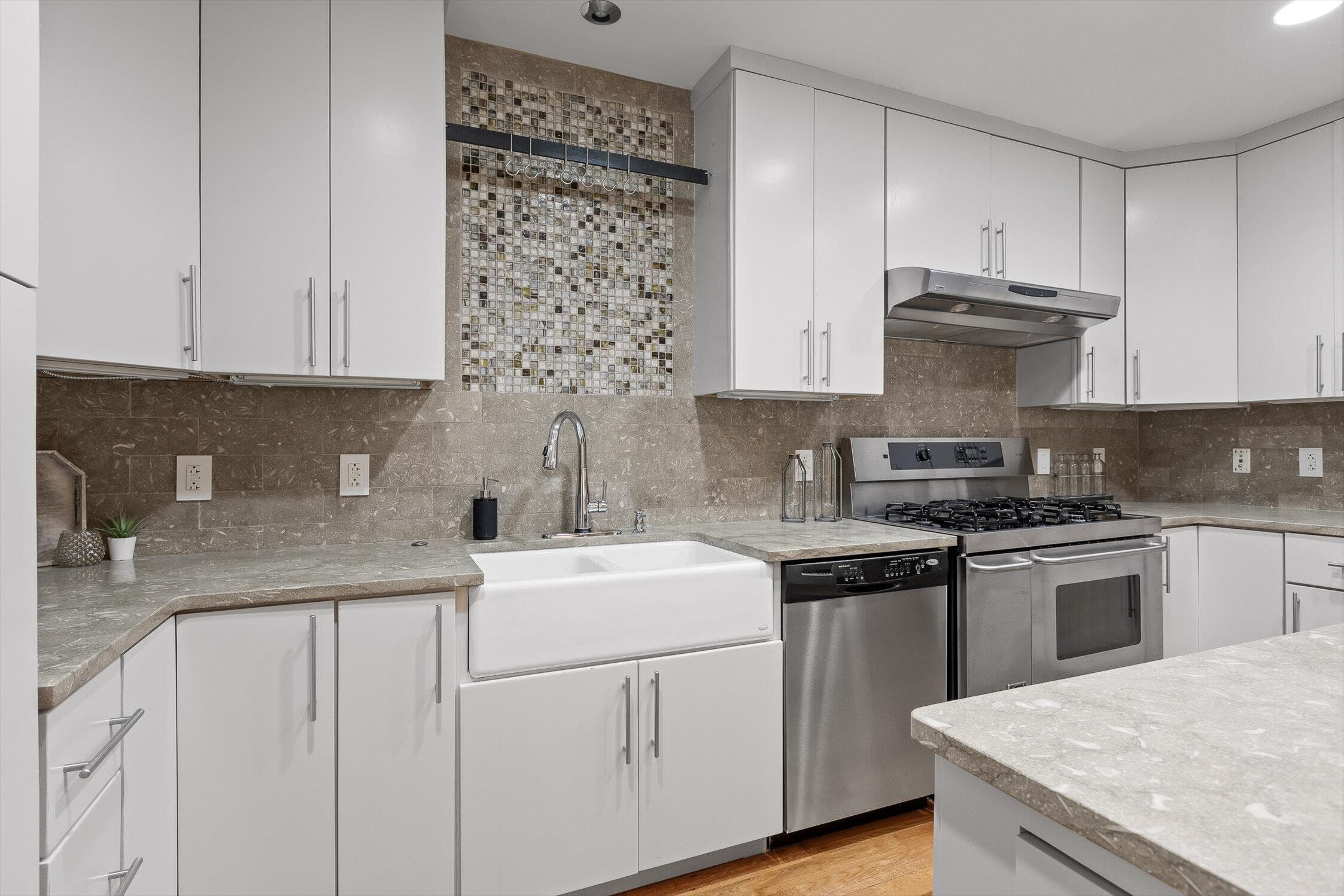 Chattanooga, Tennessee 37405, United States, 2 Bedrooms Bedrooms, ,3 BathroomsBathrooms,Residential,Active,170059