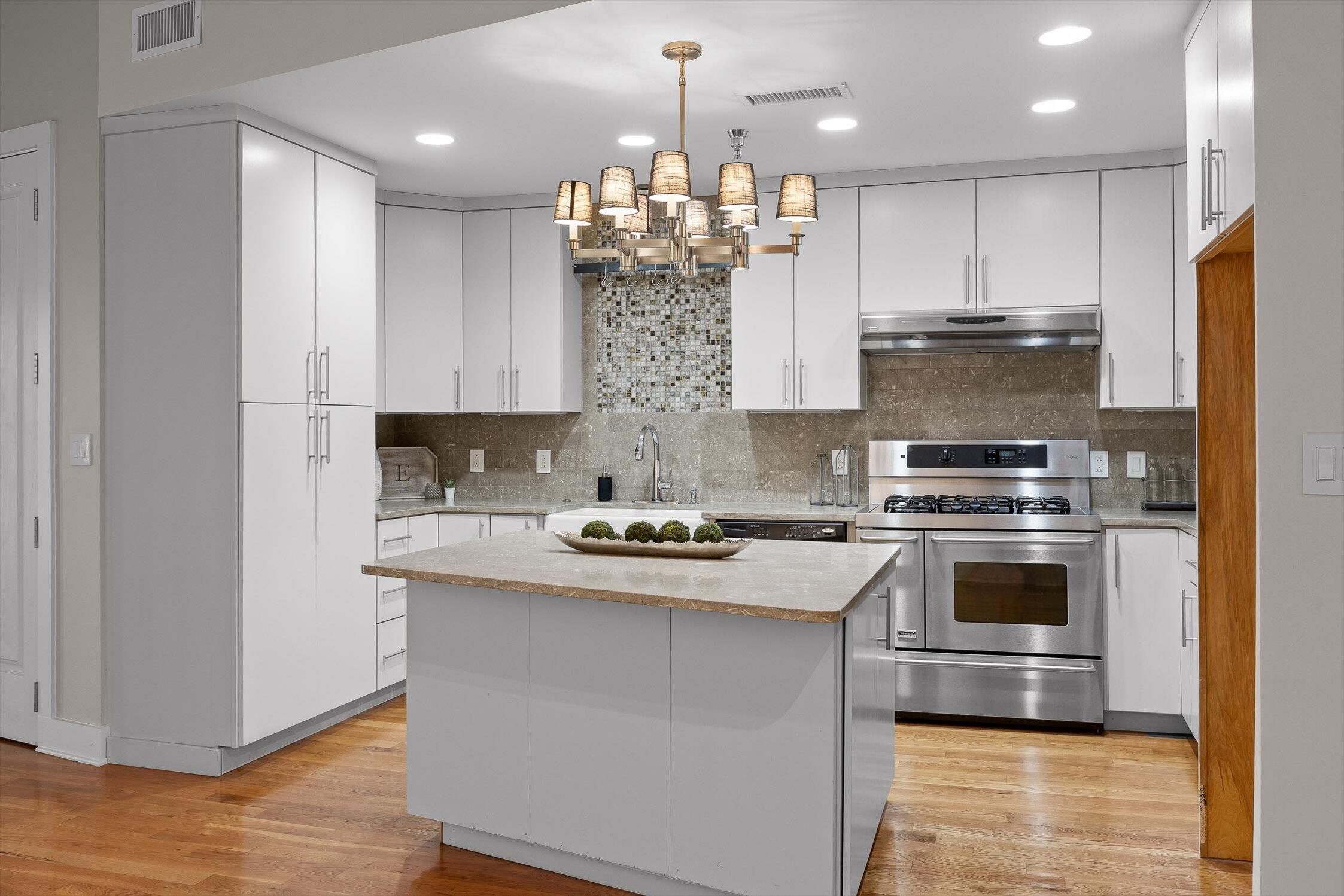 Chattanooga, Tennessee 37405, United States, 2 Bedrooms Bedrooms, ,3 BathroomsBathrooms,Residential,Active,170059