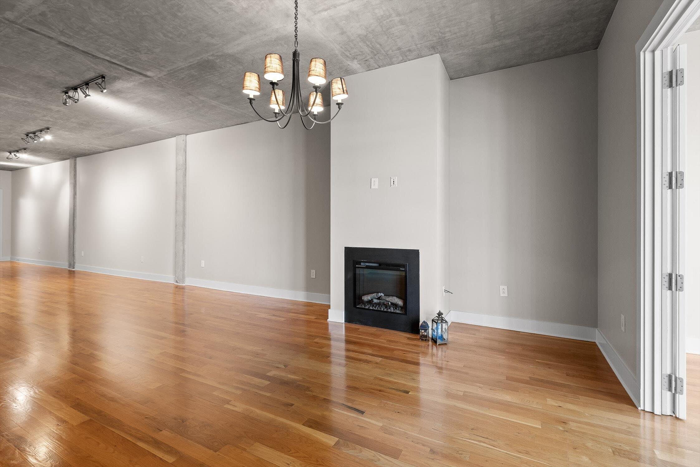 Chattanooga, Tennessee 37405, United States, 2 Bedrooms Bedrooms, ,3 BathroomsBathrooms,Residential,Active,170059