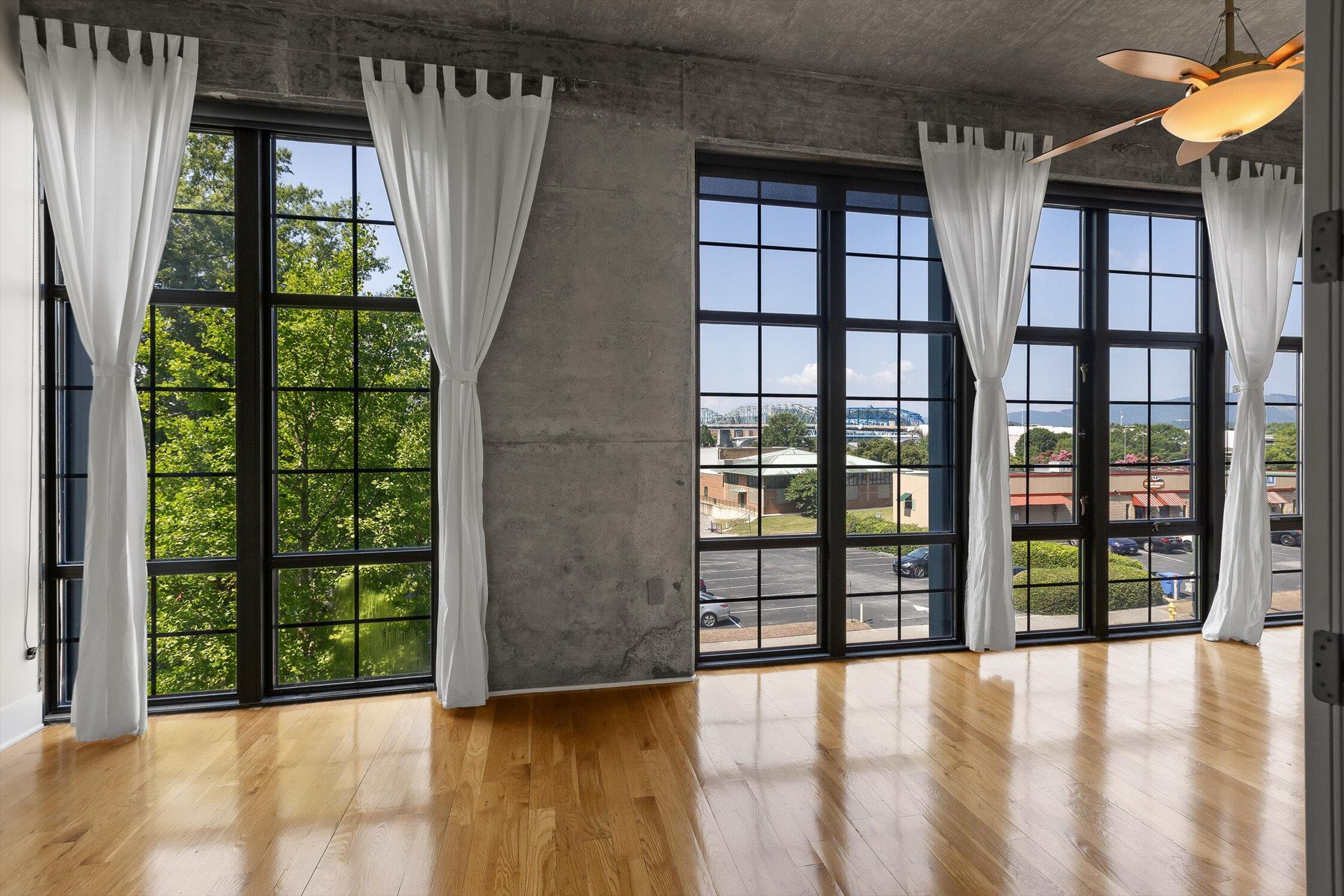 Chattanooga, Tennessee 37405, United States, 2 Bedrooms Bedrooms, ,3 BathroomsBathrooms,Residential,Active,170059