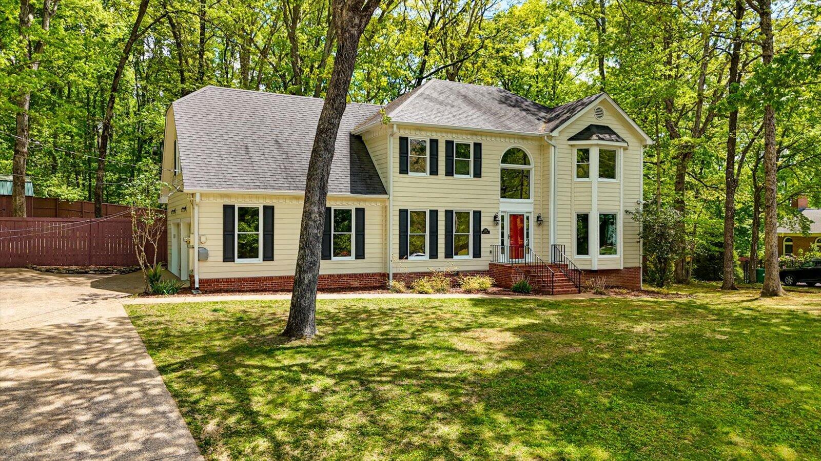 2324 Woodlair Way