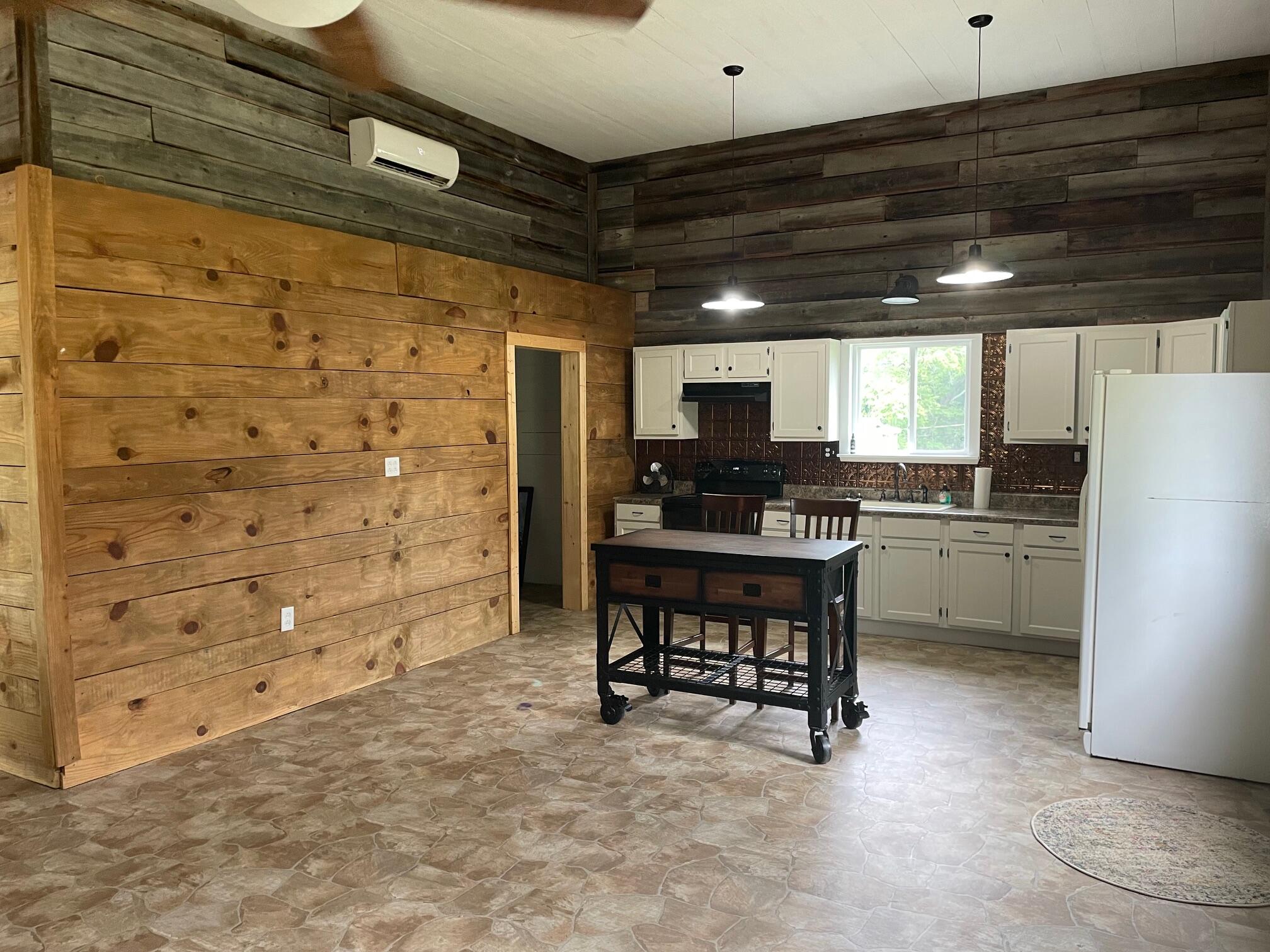 Bryant, Alabama 35958, United States, 1 Bedroom Bedrooms, ,1 BathroomBathrooms,Residential,Active,247517