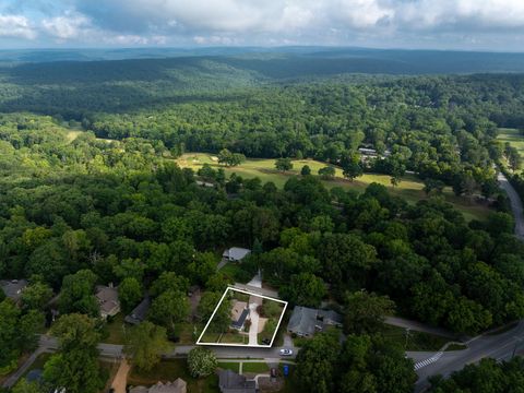 Tiny photo for 779 James Boulevard, Signal Mountain, TN 37377 (MLS # 1517844)