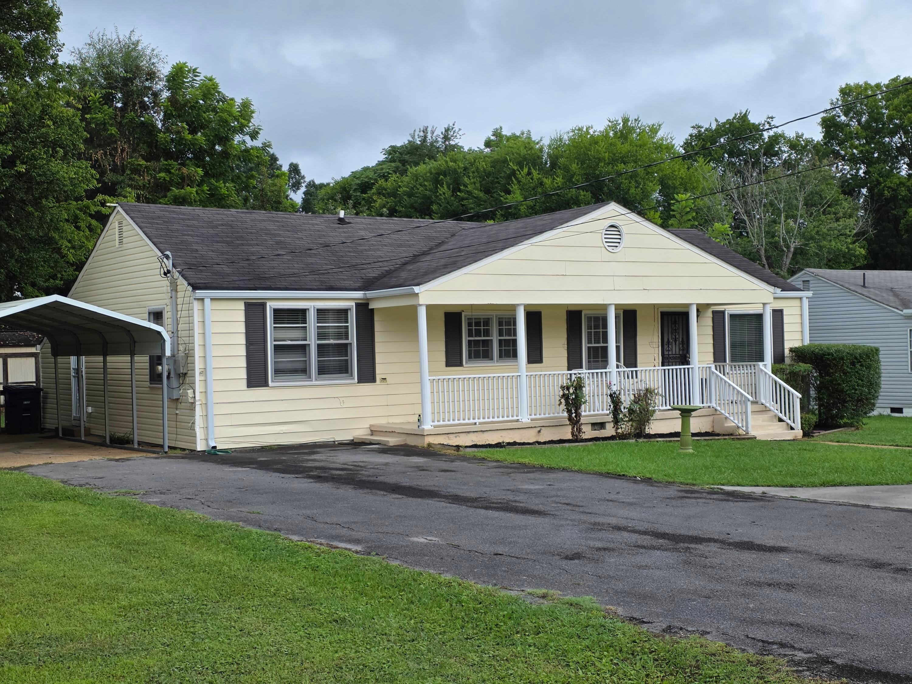 Photo 1 of 28 — 2011 Myrtle Avenue, Chattanooga, TN 37412
