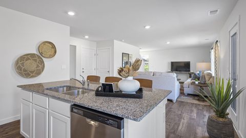 Tiny photo for 607 Fox Den Circle, Dalton, GA 30721 (MLS # 1526798)