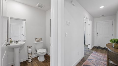 Tiny photo for 607 Fox Den Circle, Dalton, GA 30721 (MLS # 1526798)