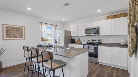 Tiny photo for 607 Fox Den Circle, Dalton, GA 30721 (MLS # 1526798)