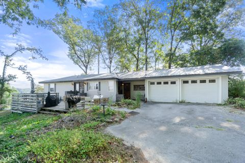 Homes For Sale - 198 Biggs Road<br/> Ringgold, GA 30736