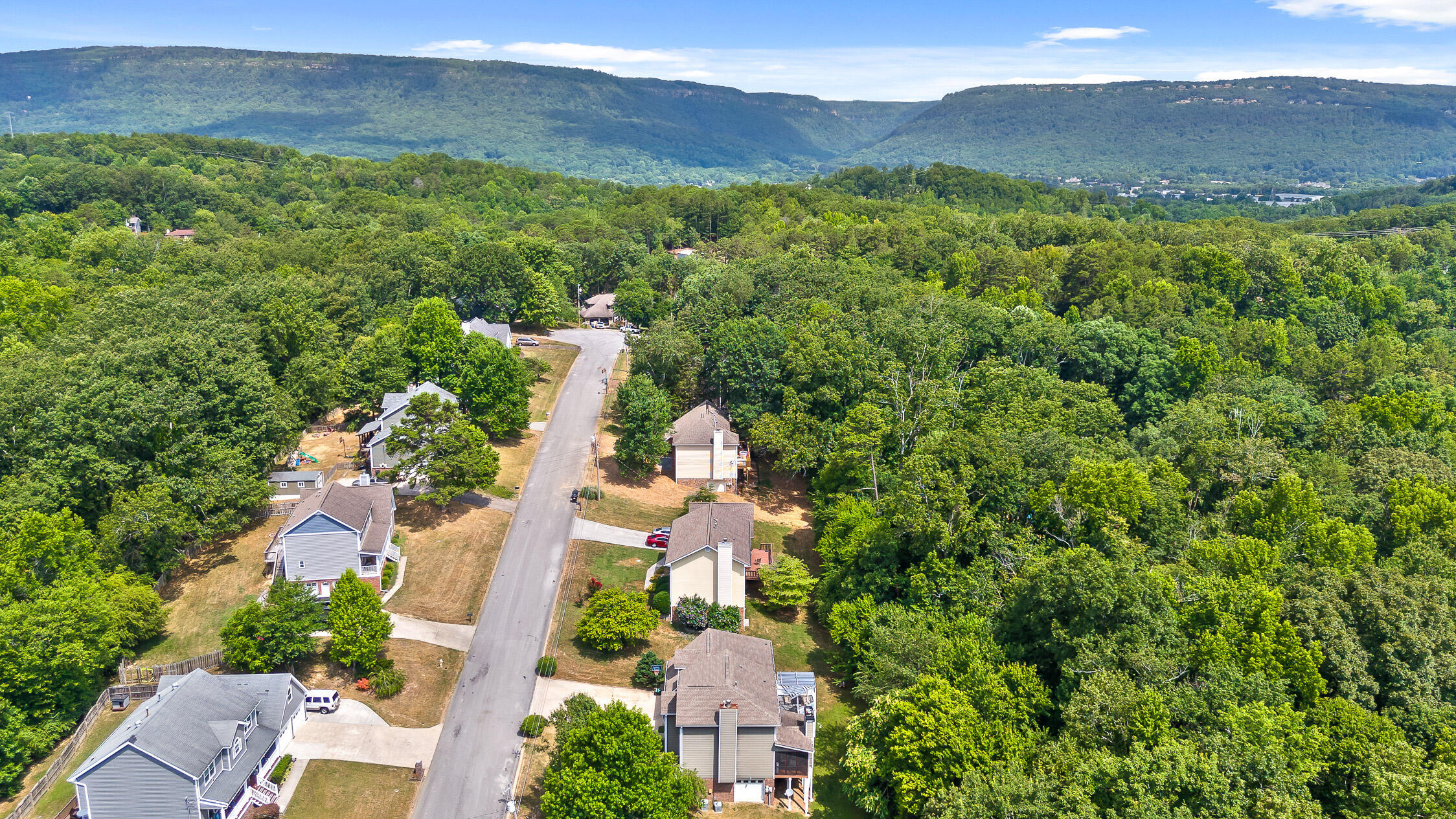 8014 Woodstone Drive, Hixson, Tennessee image 48