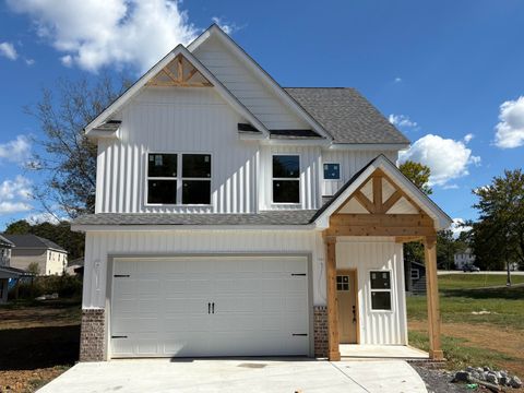 Photo of 7112 Old Cleveland Pike, Chattanooga, TN 37421 (MLS # 1522207)
