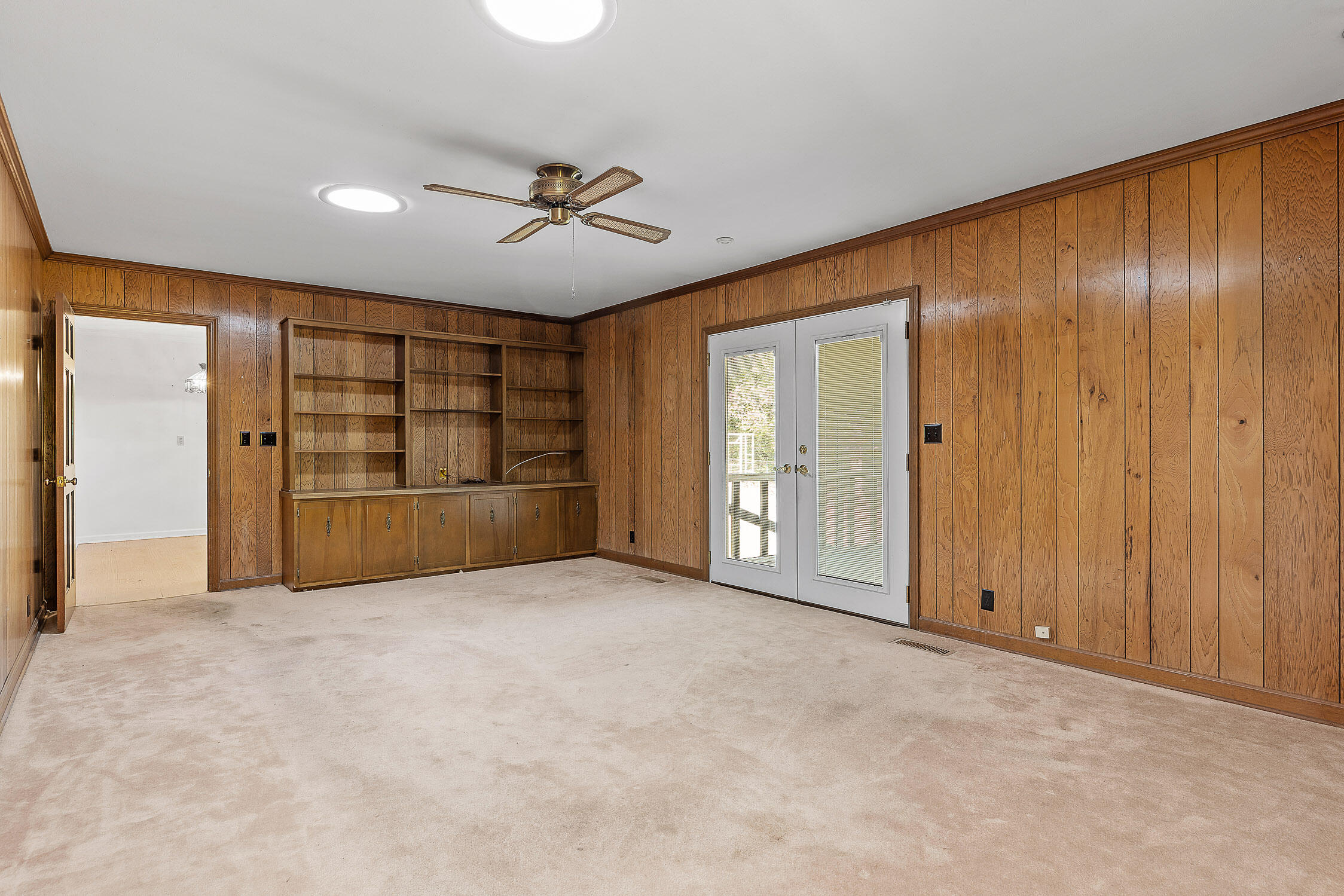 Chattanooga, Tennessee 37421, United States, 6 Bedrooms Bedrooms, ,3 BathroomsBathrooms,Residential,Contingent,37040