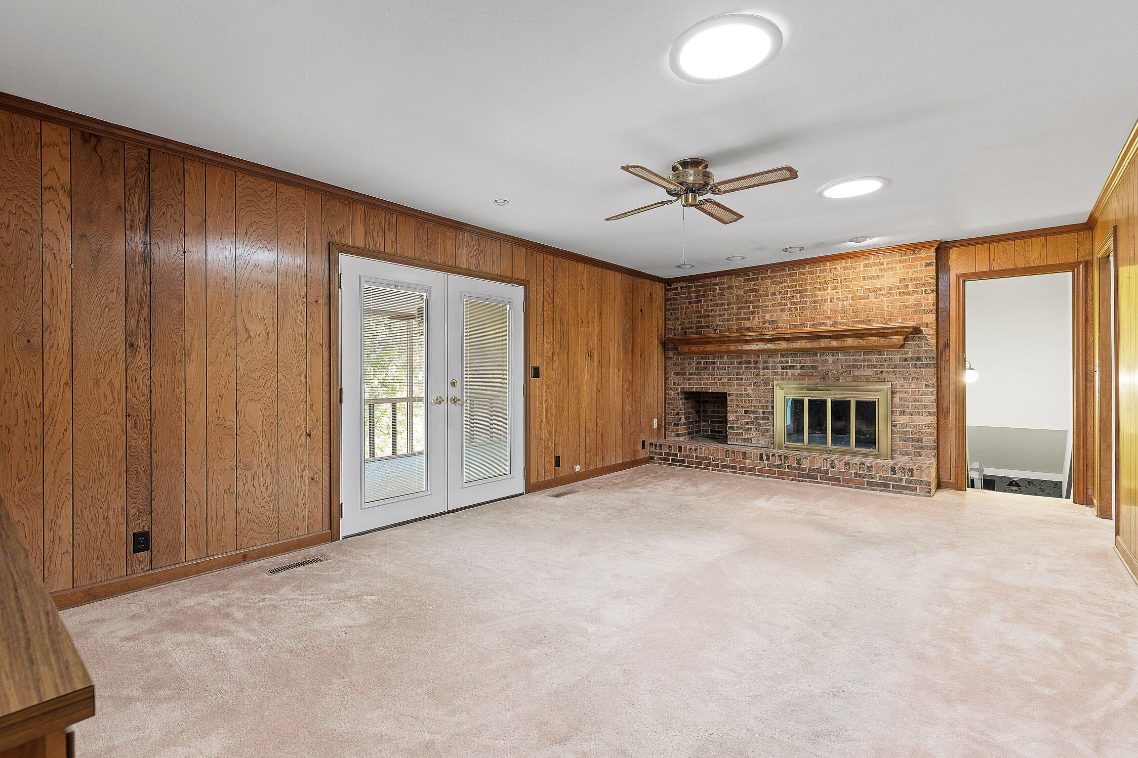 Chattanooga, Tennessee 37421, United States, 6 Bedrooms Bedrooms, ,3 BathroomsBathrooms,Residential,Contingent,37040