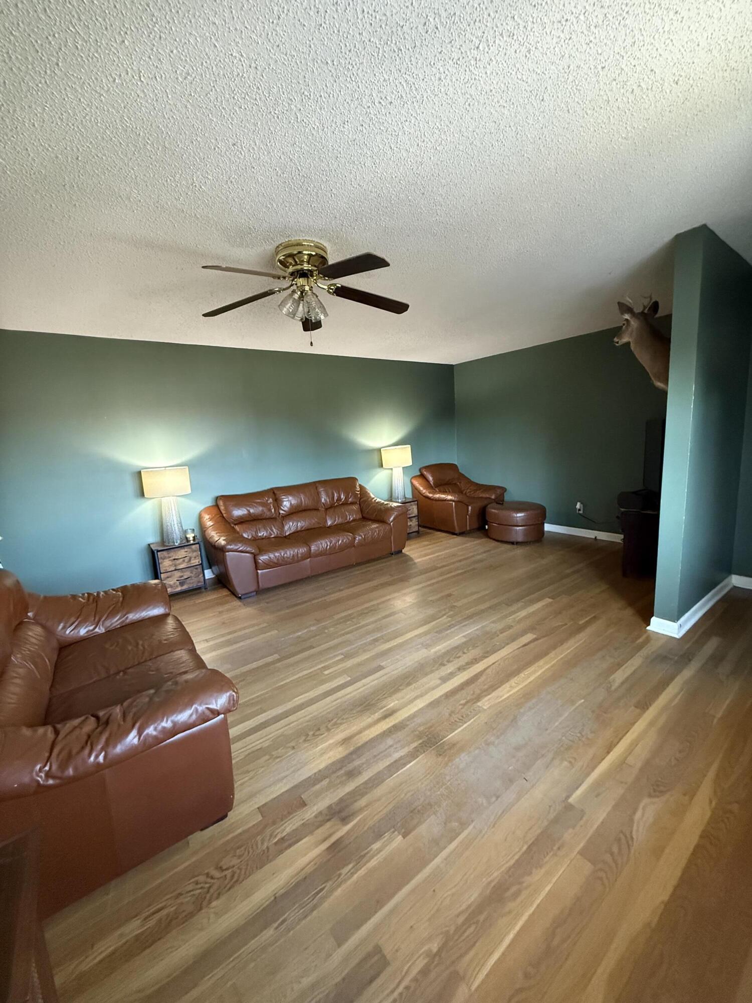 1943 Old Lafayette Road