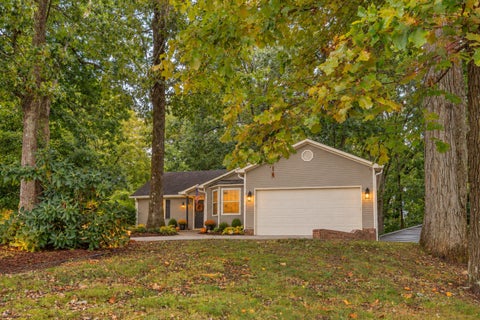 Homes For Sale - 40 E Carolyn Circle<br/> Ringgold, GA 30736