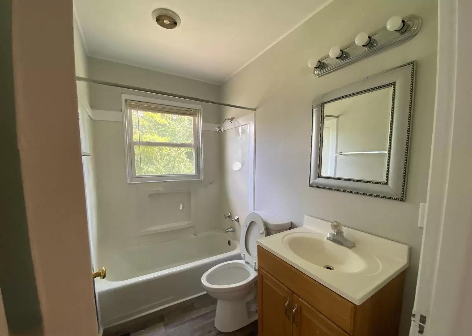 Chattanooga, Tennessee 37411, United States, 3 Bedrooms Bedrooms, ,2 BathroomsBathrooms,Residential,Active,150871