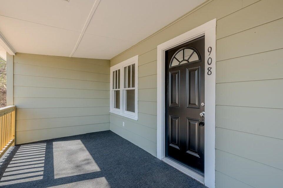908 Gilbert Lane