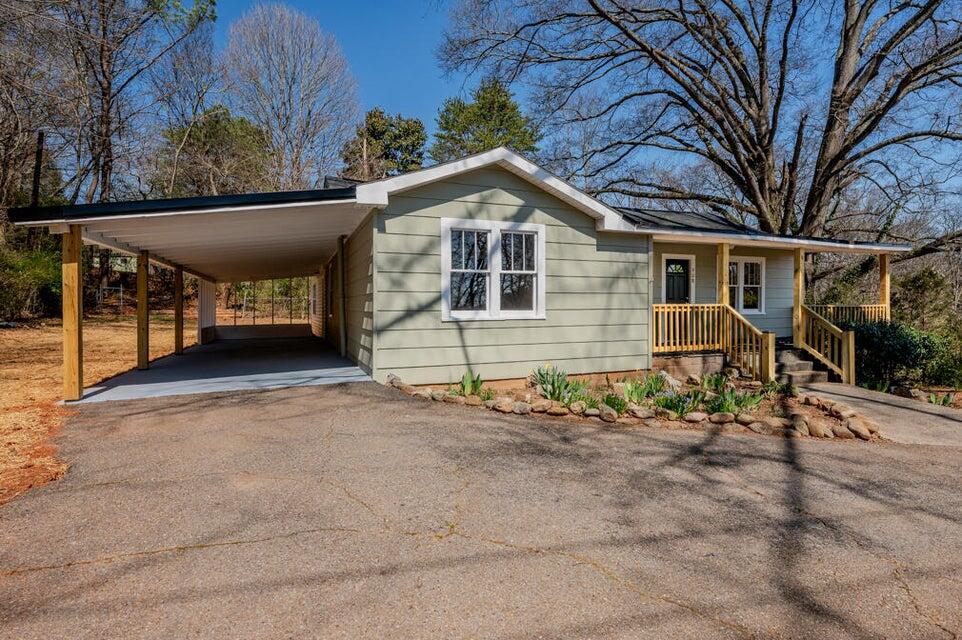 908 Gilbert Lane