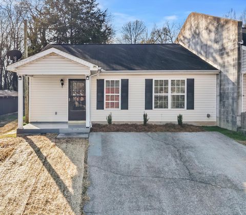 Photo of 209 W Long Street, Dalton, GA 30720 (MLS # 1525430)