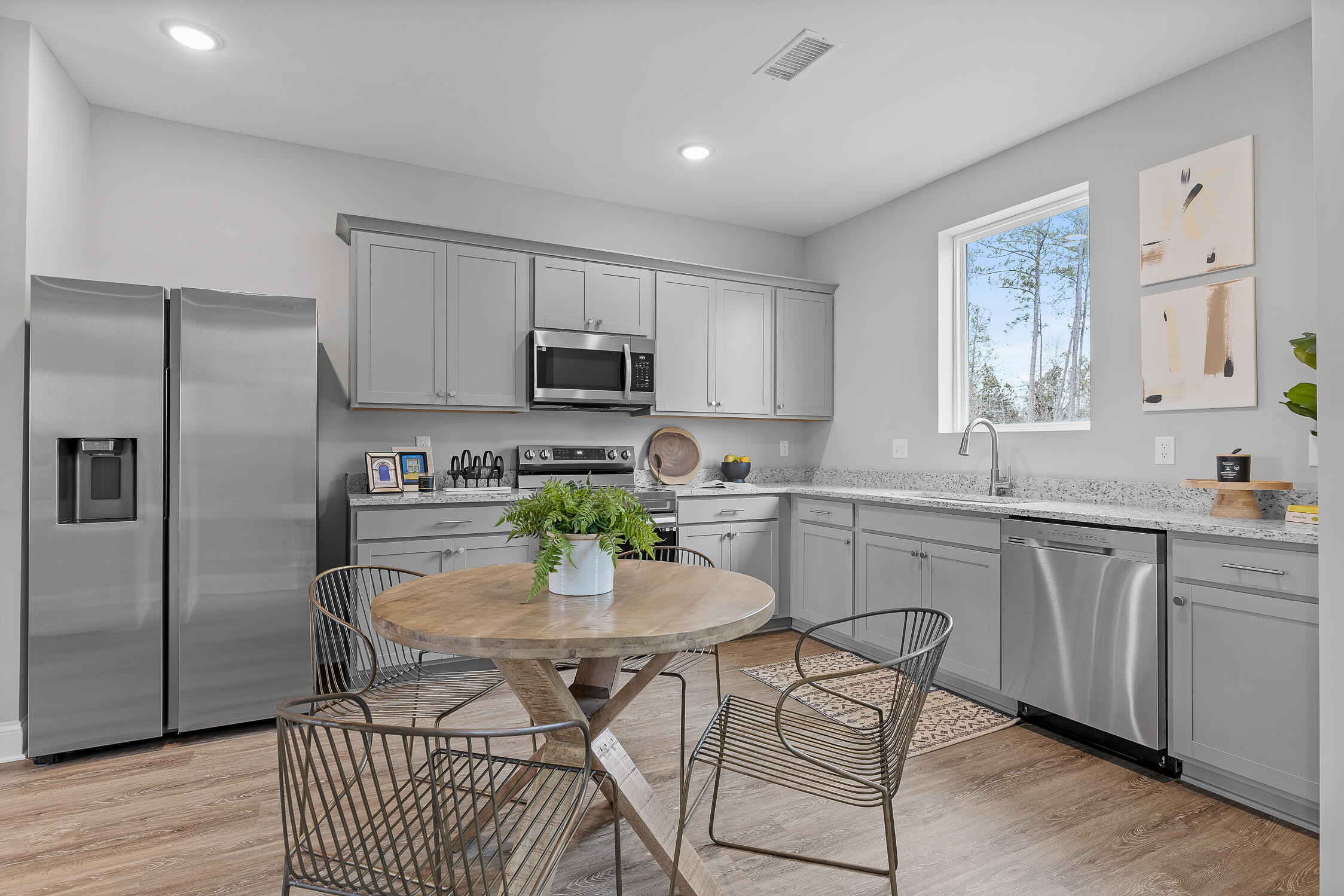 Chattanooga, Tennessee 37421, United States, 2 Bedrooms Bedrooms, ,2 BathroomsBathrooms,Residential,Active,219055