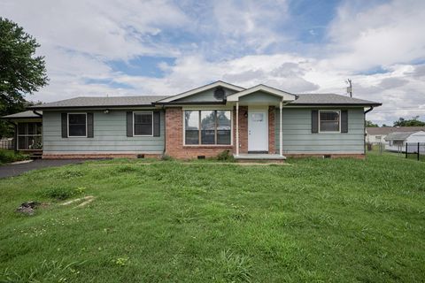 Homes For Sale - 41 Rosemart Circle<br/> Catoosa County, Rossville, GA 30741