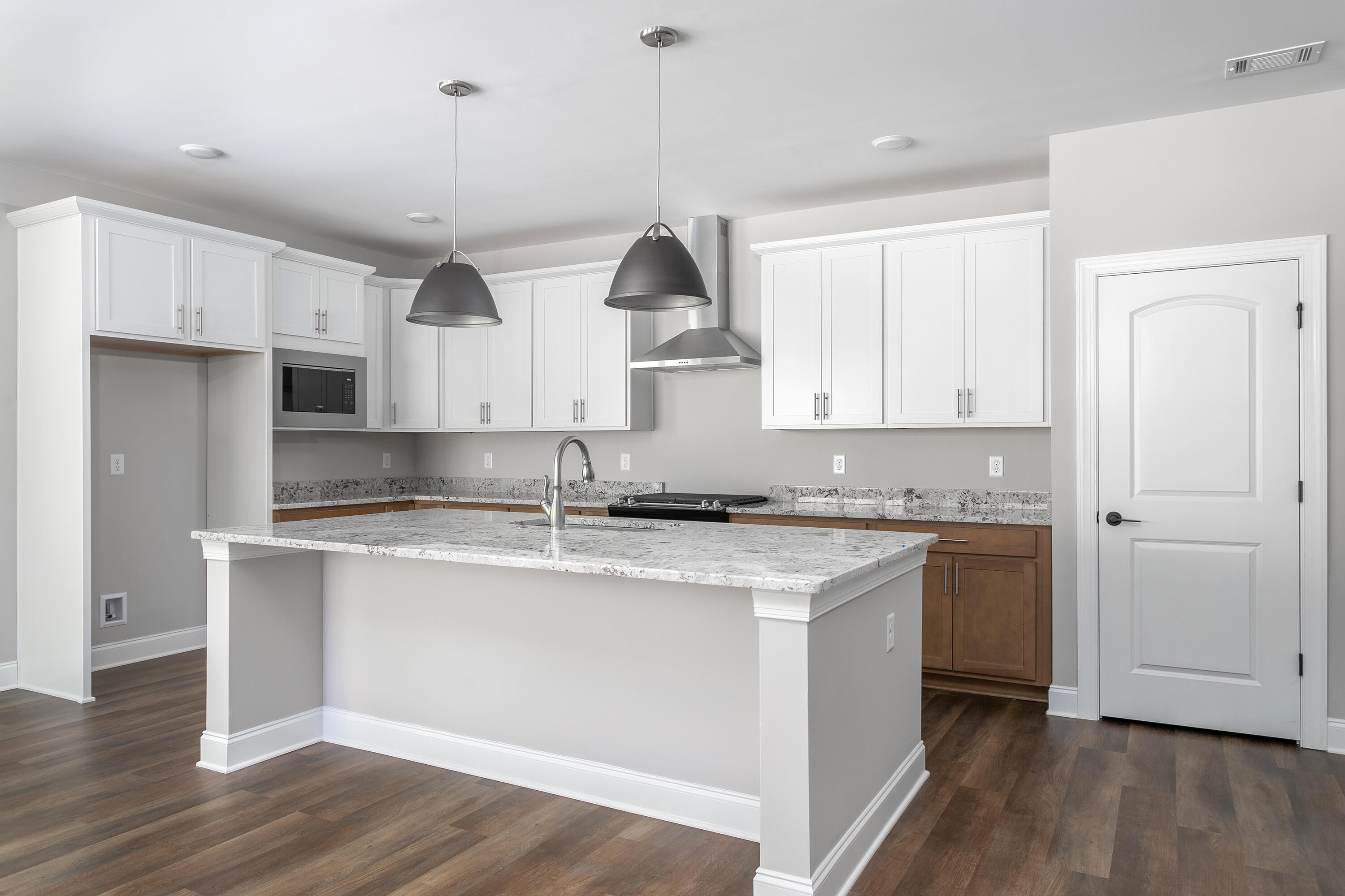 7005 Mercedes Lane 1561