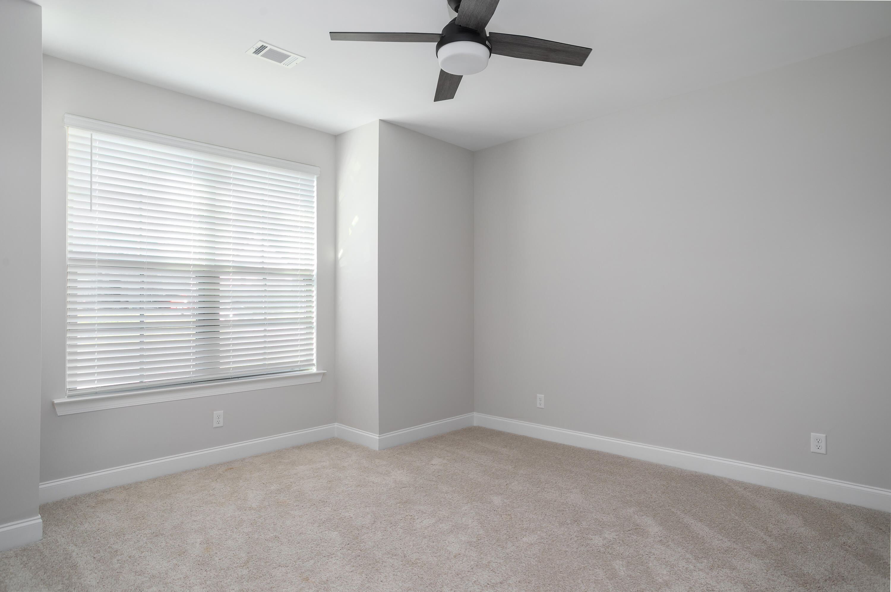 7005 Mercedes Lane 1561