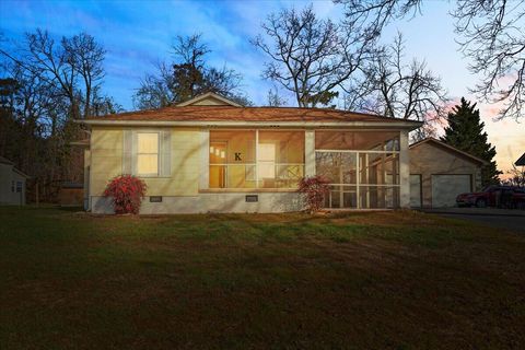 Photo of 195 S Elmwood Street, Rossville, GA 30741 (MLS # 1527324)