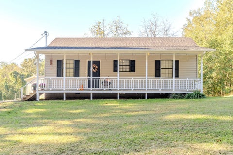 Photo of 844 Bradley Avenue, LaFayette, GA 30728 (MLS # 1545109)