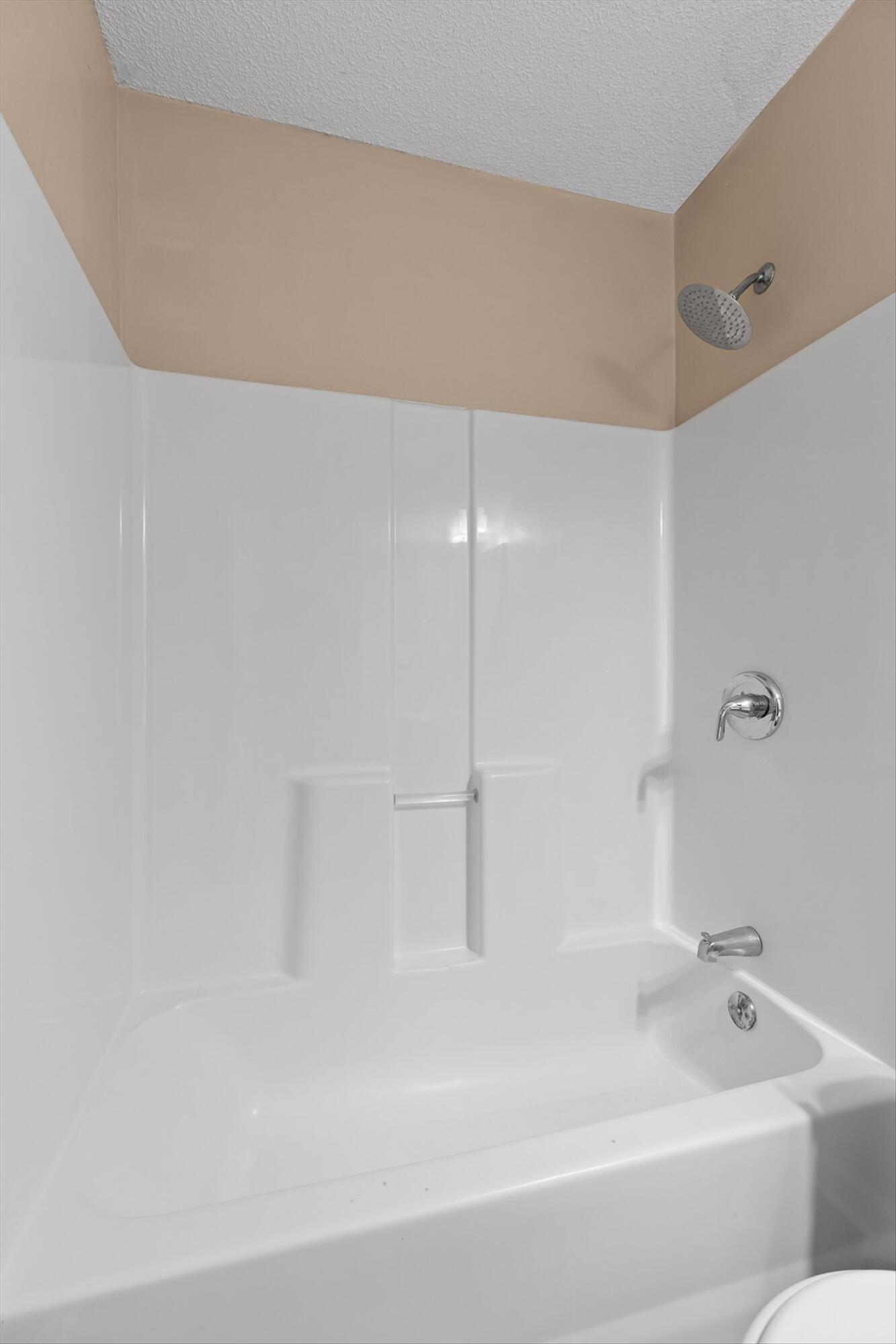 Chattanooga, Tennessee 37411, United States, 2 Bedrooms Bedrooms, ,1 BathroomBathrooms,Residential,Active,207427