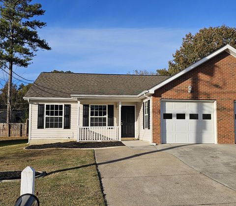 Townhouse For Sale - 239 Flagstone Drive<br/> Rossville, GA 30741