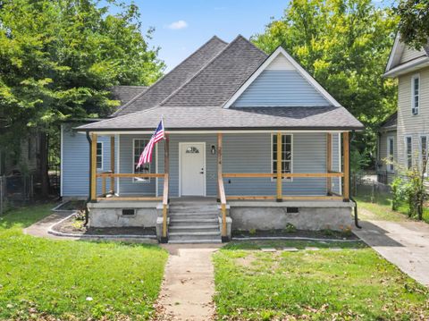 Photo of 2514 Bailey Avenue, Chattanooga, TN 37404 (MLS # 1518555)