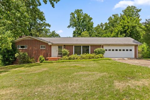 Photo of 3515 Claremont Avenue, Chattanooga, TN 37412 (MLS # 1535612)