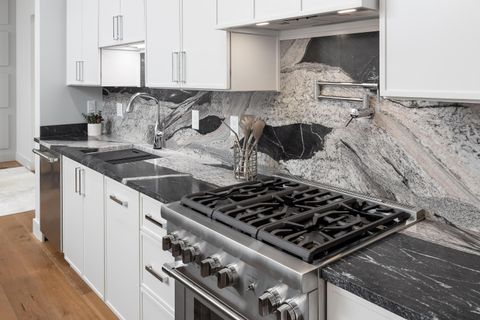 Tiny photo for 1012 Dartmouth Street, Chattanooga, TN 37405 (MLS # 1526074)