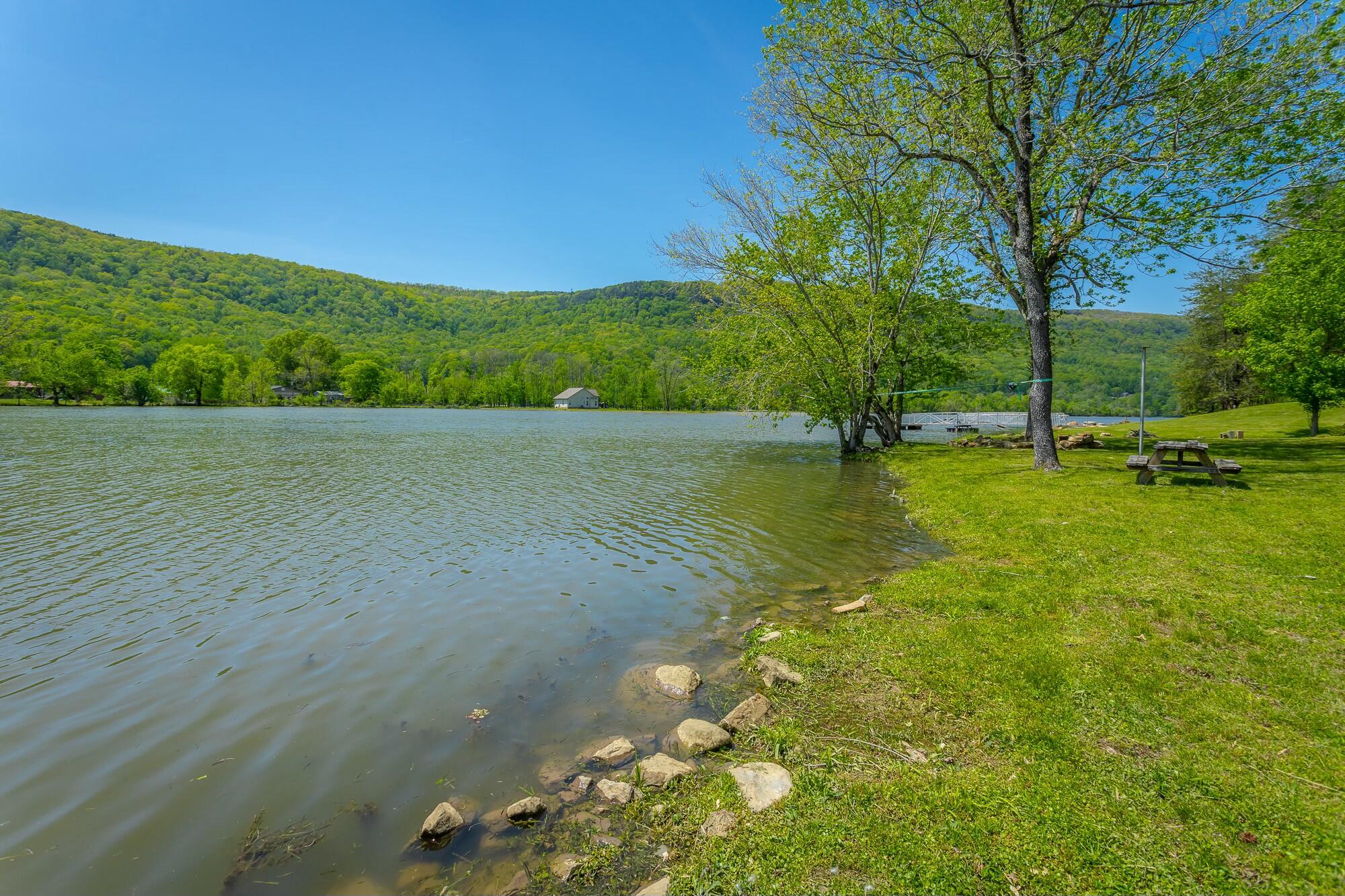 9794 Mullins Cove Road, Whitwell, Tennessee image 8