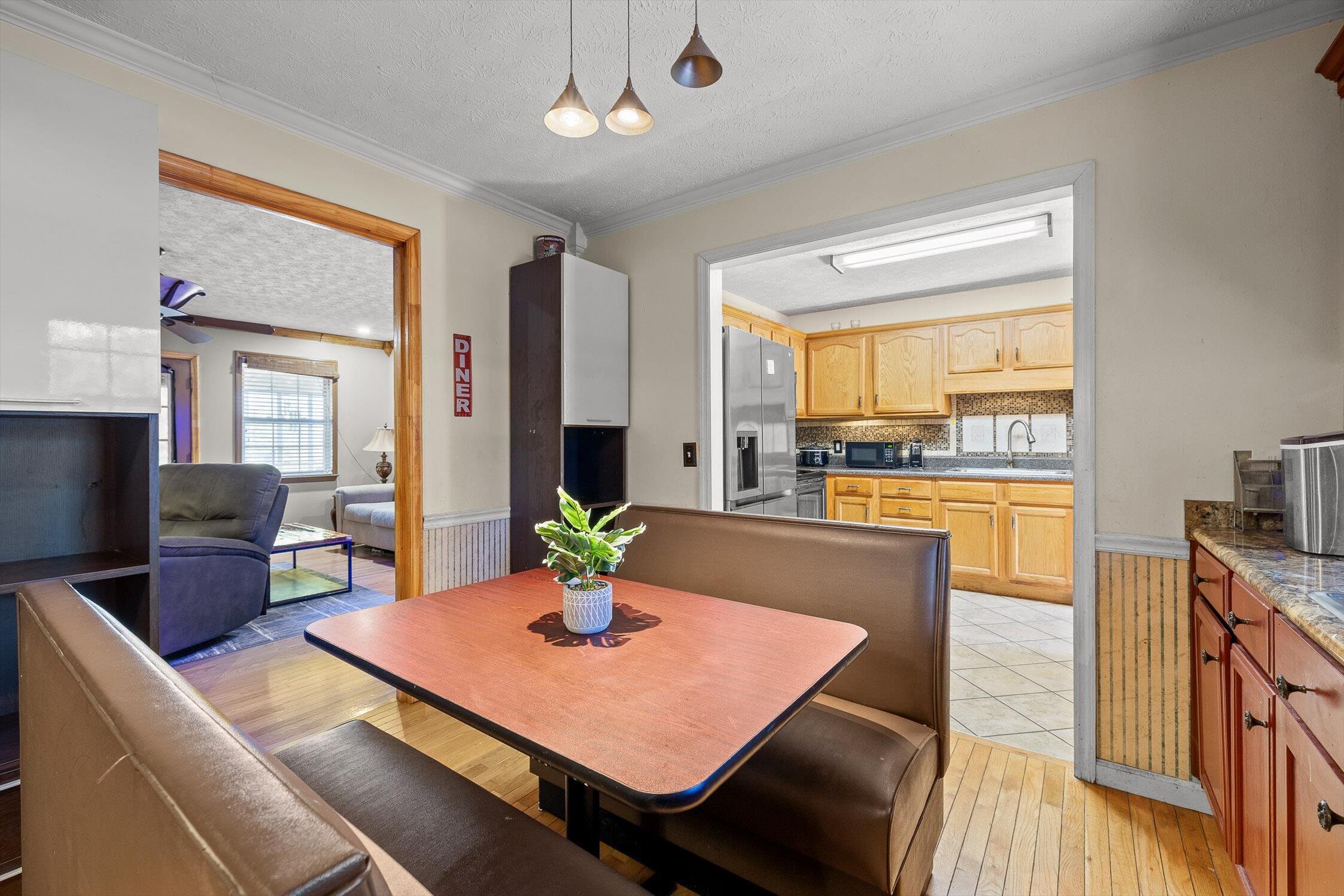 Rock Spring, Georgia 30739, United States, 3 Bedrooms Bedrooms, ,3 BathroomsBathrooms,Residential,Active,239864