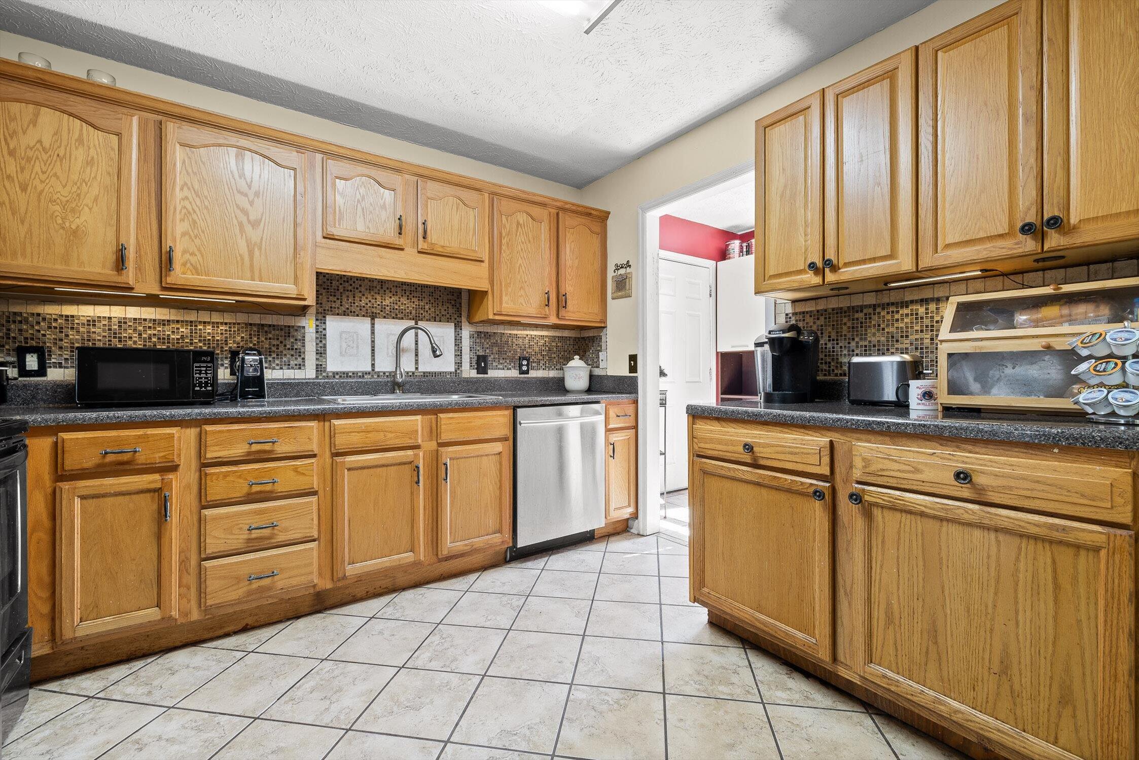 Rock Spring, Georgia 30739, United States, 3 Bedrooms Bedrooms, ,3 BathroomsBathrooms,Residential,Active,239864