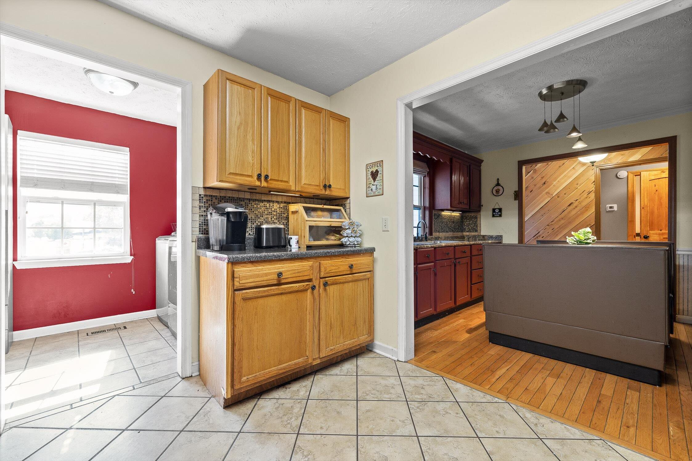 Rock Spring, Georgia 30739, United States, 3 Bedrooms Bedrooms, ,3 BathroomsBathrooms,Residential,Active,239864