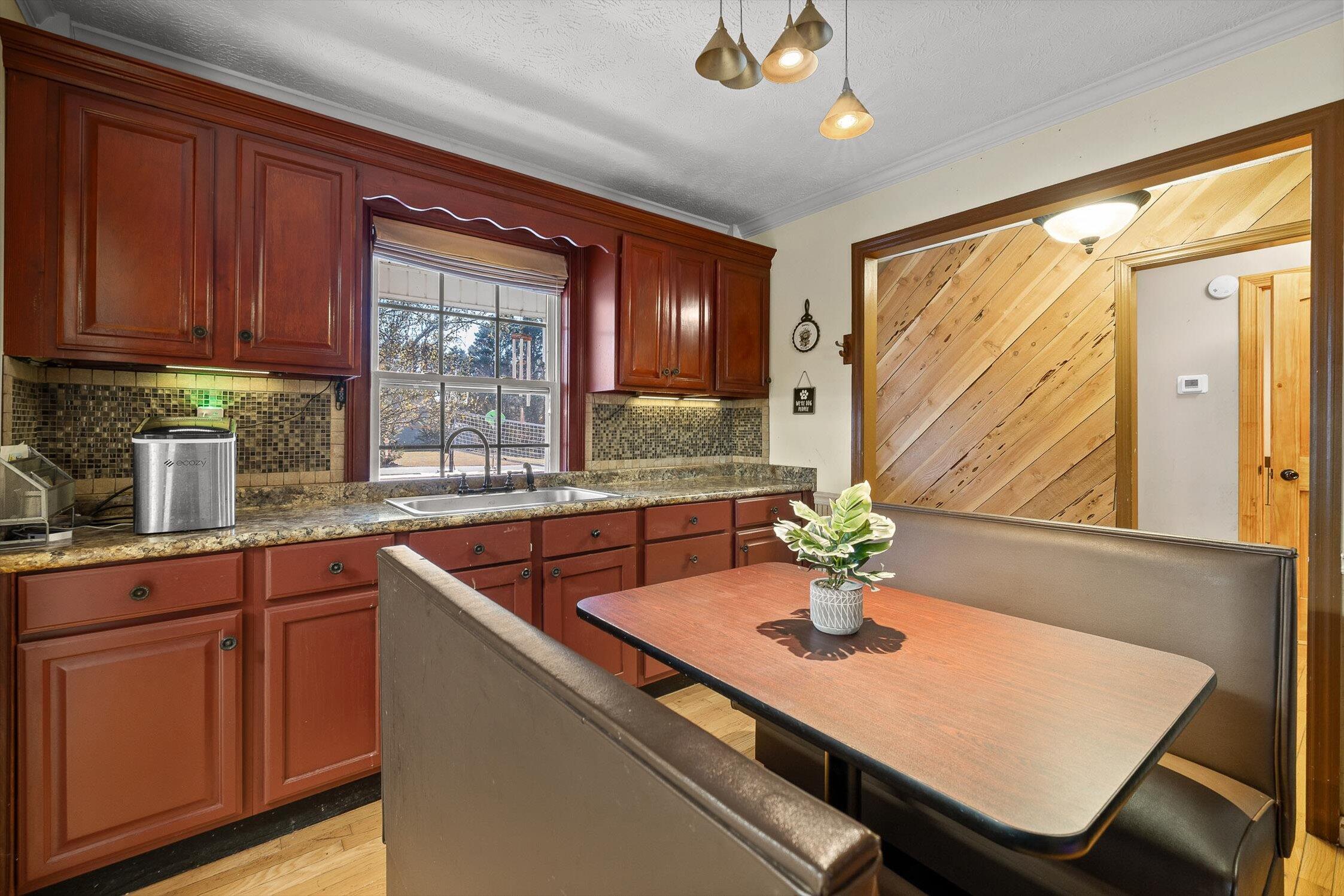 Rock Spring, Georgia 30739, United States, 3 Bedrooms Bedrooms, ,3 BathroomsBathrooms,Residential,Active,239864